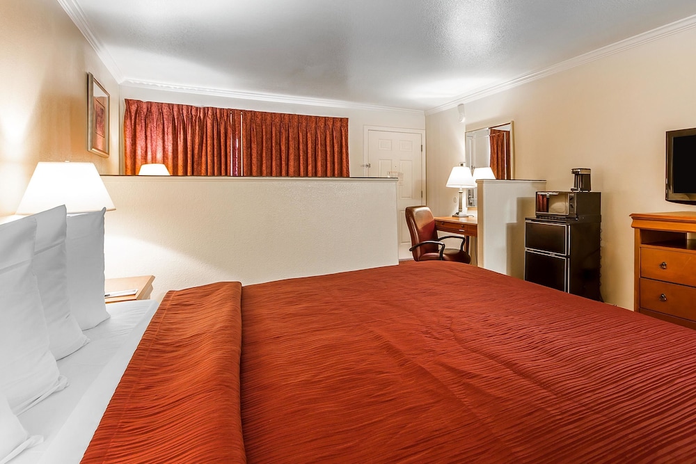 Quality Inn & Suites Gilroy CA 12/47