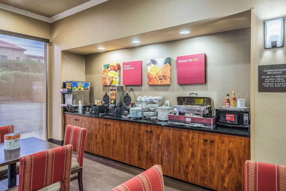 Comfort Suites Near Texas State University 23/32