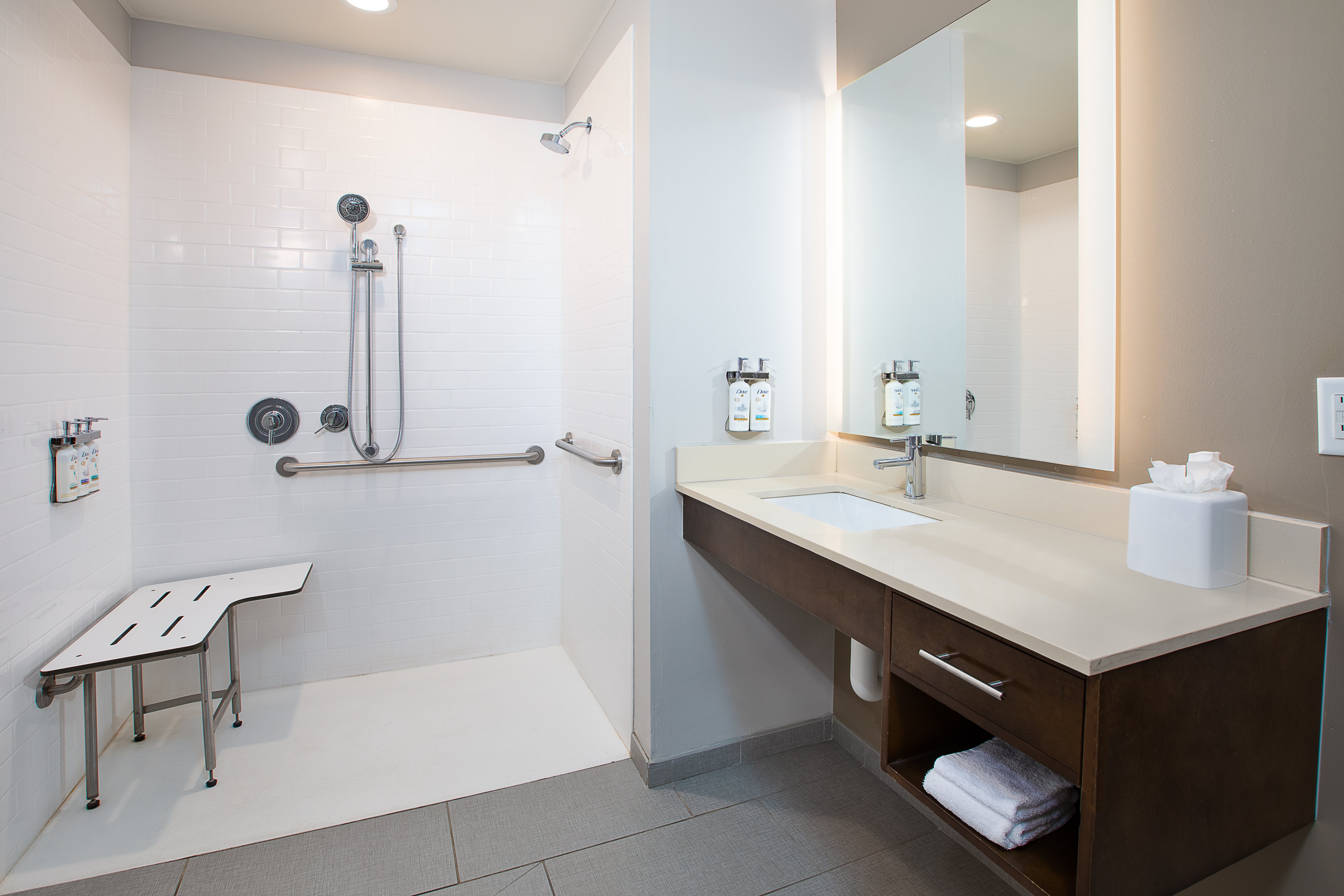 Staybridge Suites Auburn Hills 41/43