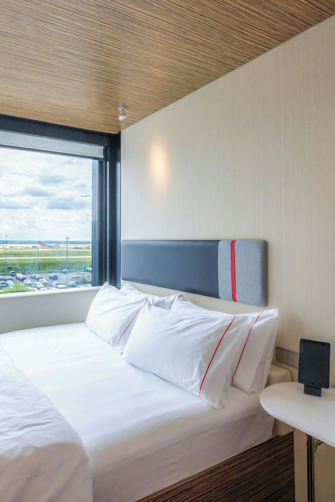 ROOM, KING BED, HIGH FLOOR
