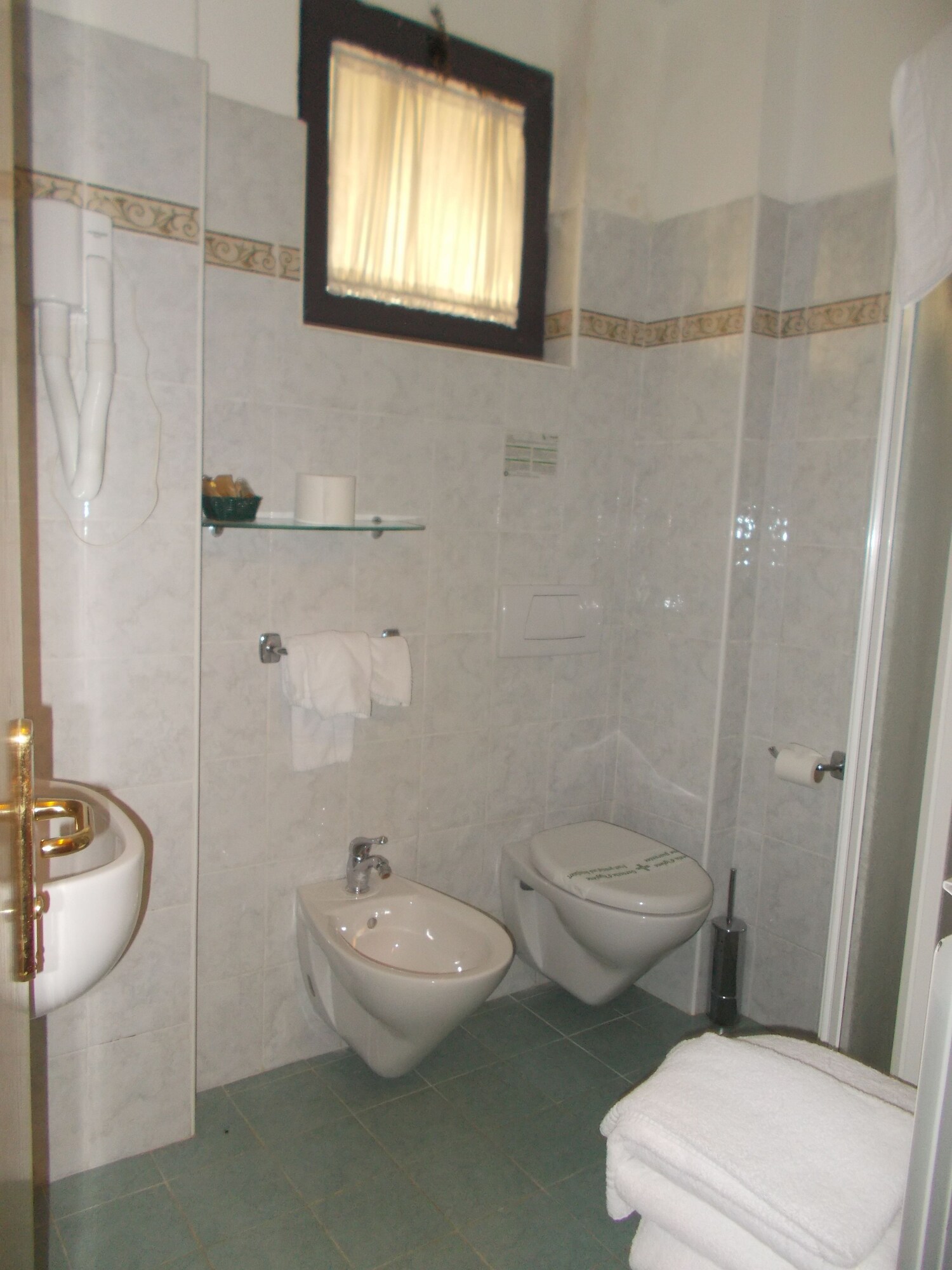 غرفة سوبيريور بسرير مزدوج وسرير فردي، Hotel Nedy 4/5
