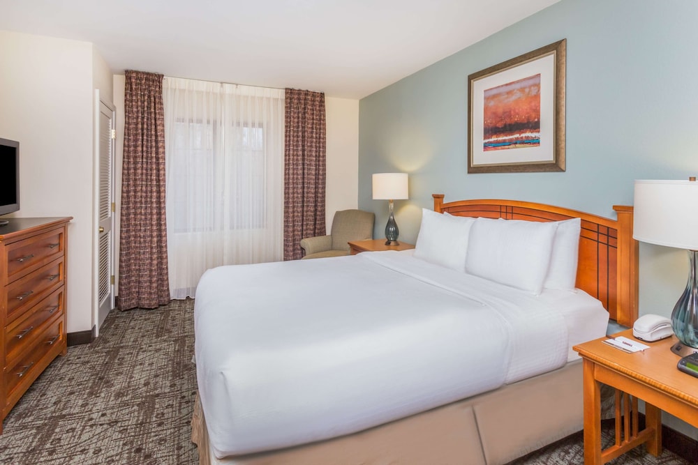 STUDIO, SUITE, QUEEN BED, SOFA