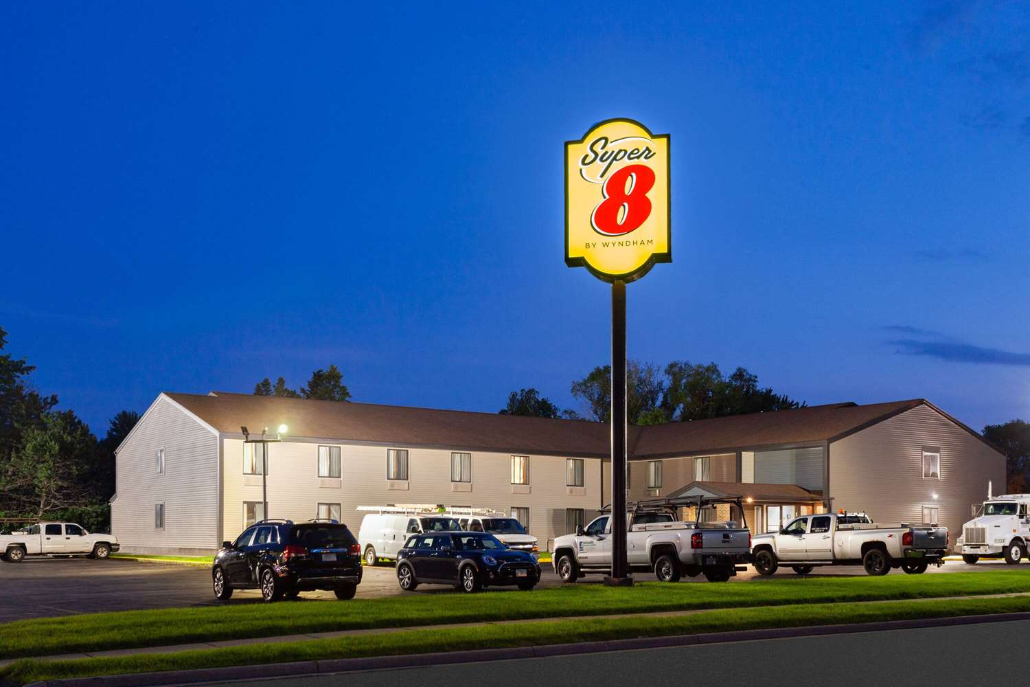 Super 8 By Wyndham Sun Prairie/Madison E 1/28