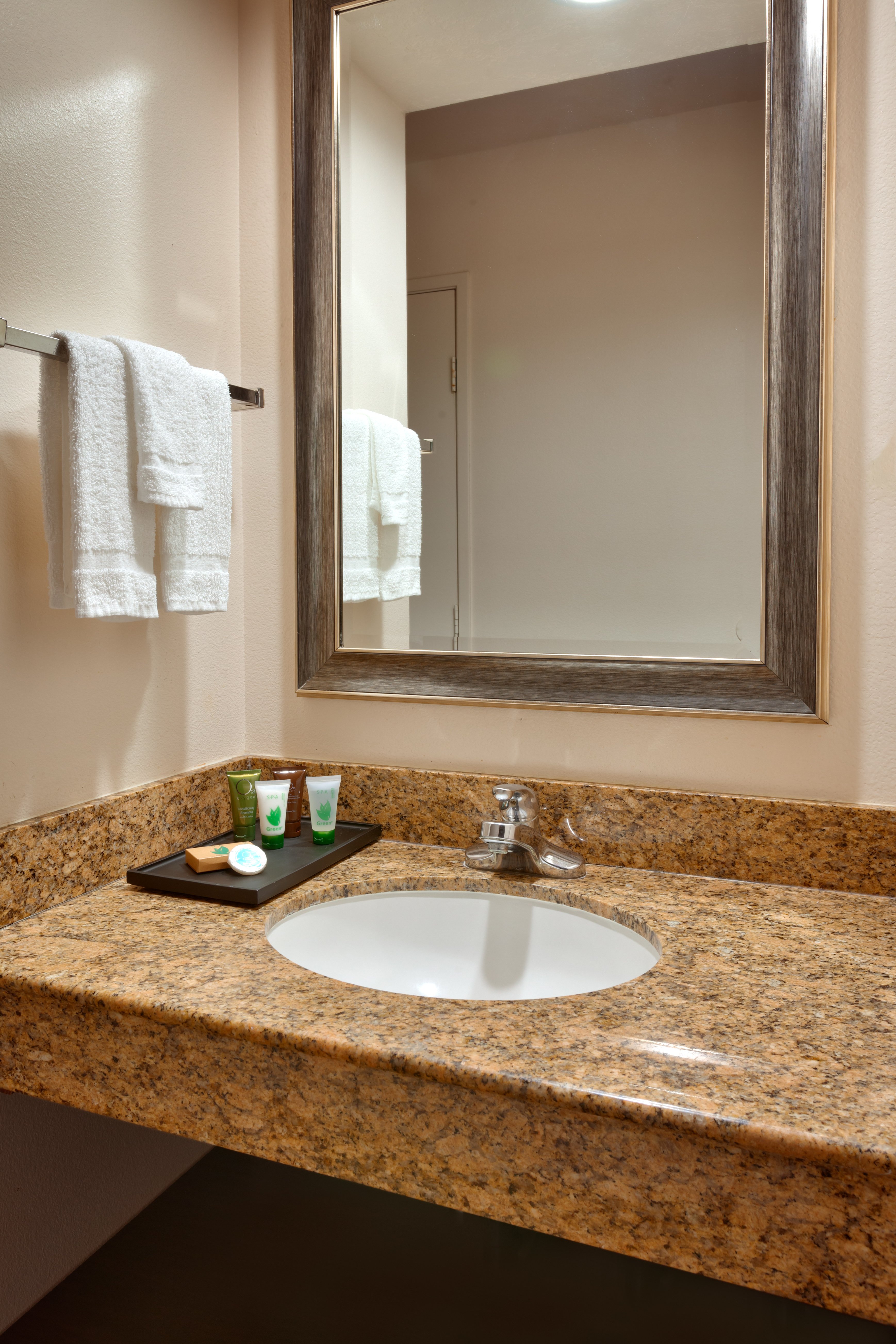Cortona Inn And Suites 74/78