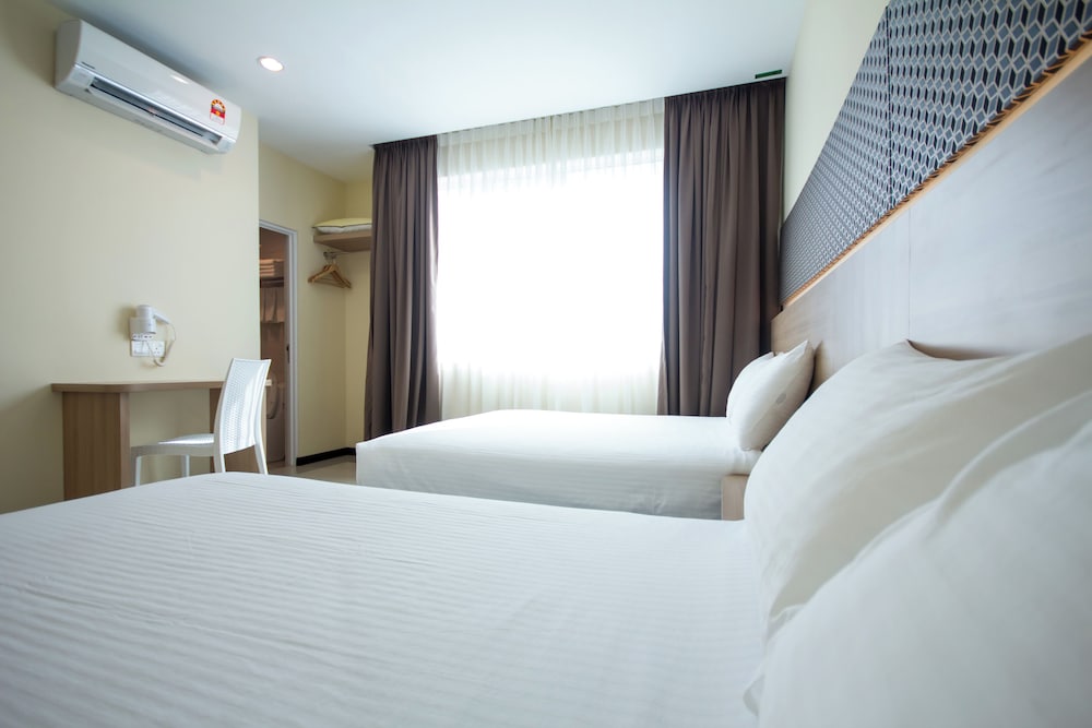 118 HOTEL MACALISTER 30/43