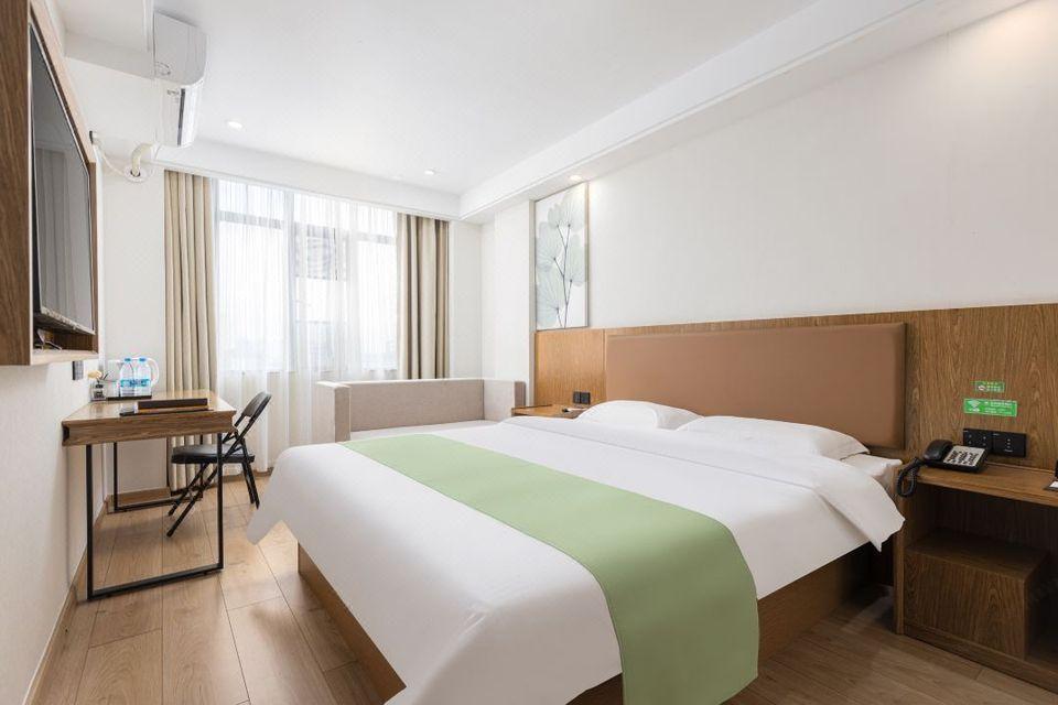 Feature, Queen Bed