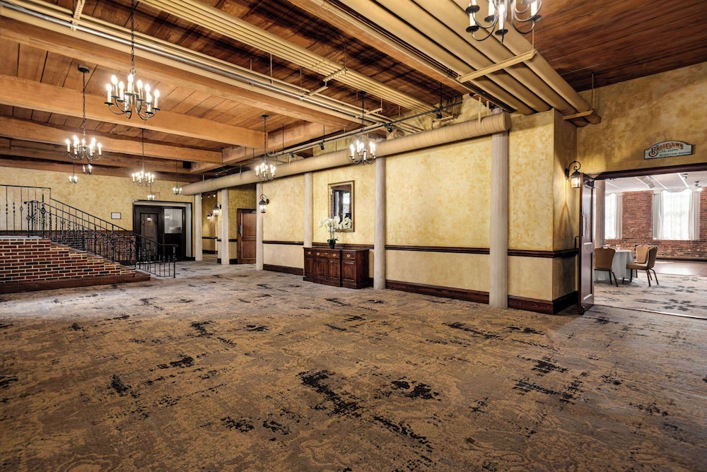 The Historic Brookstown Inn, Trademark Collection by Wyndham 66/72