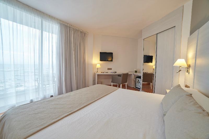 Room, Twin Beds, Sea View