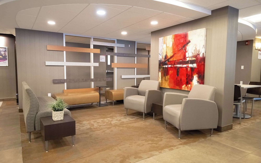 Coast Calgary Downtown Hotel and Suites by APA 40/61