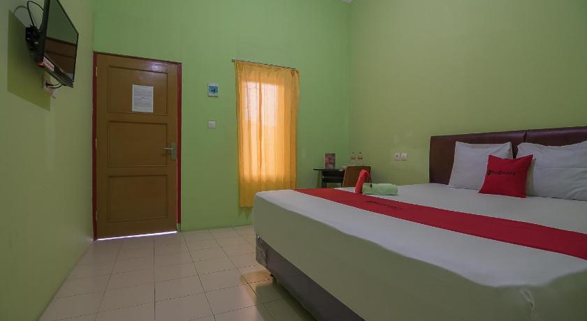 RedDoorz near Kampus UMP Purwokerto 12/44