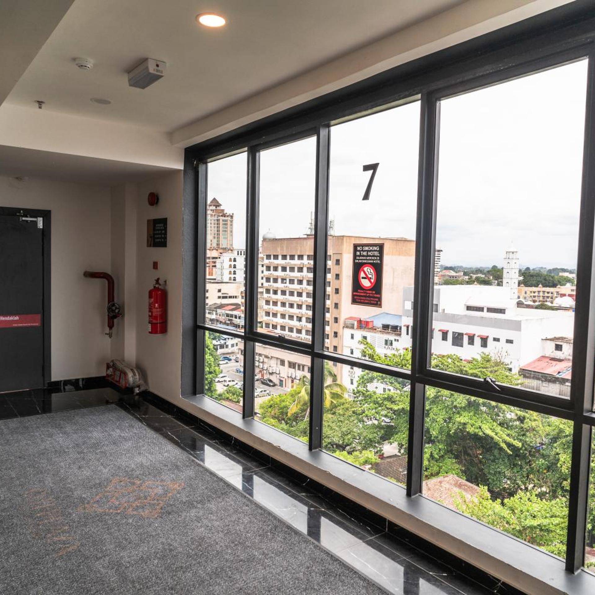 Citi Plaza Hotel & Suites 46/48