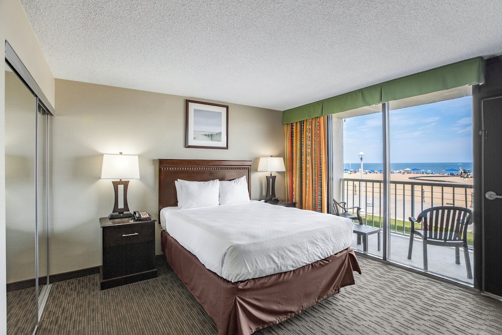 1 BEDROOM, SUITE, OCEAN FRONT