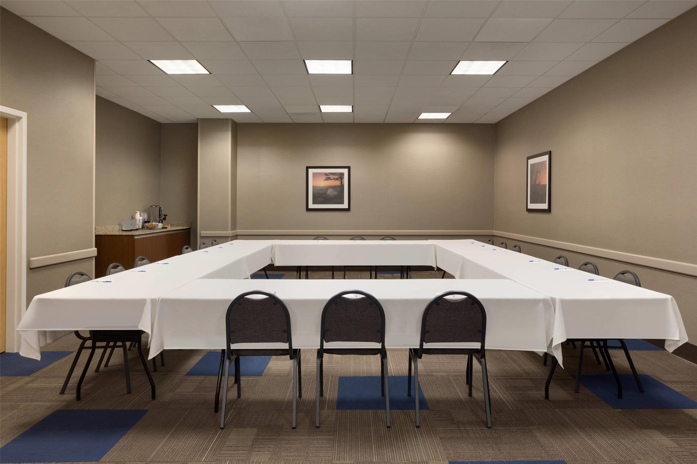 Comfort Inn and Suites Presidential 30/33