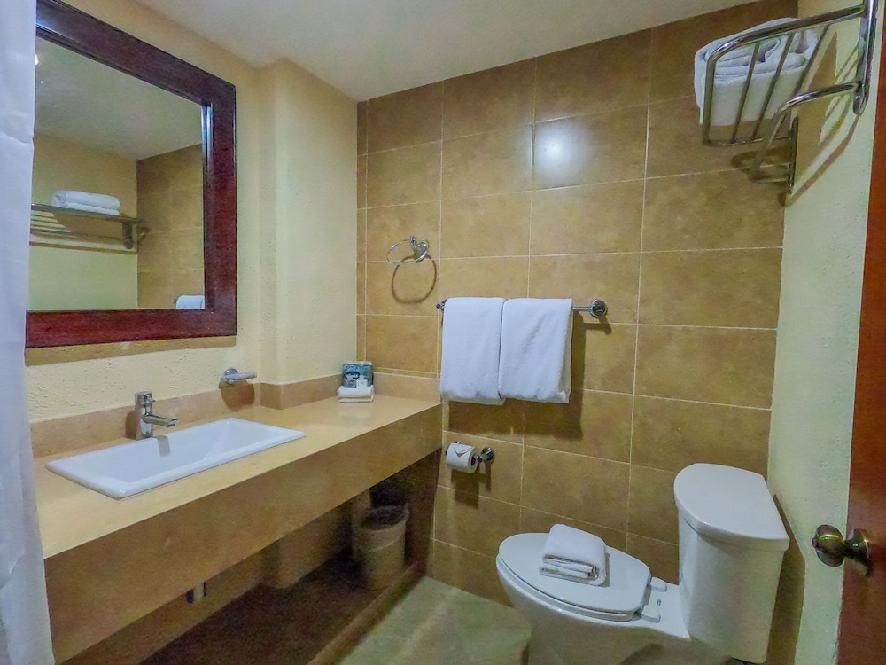 Hotel Tropicana Vallarta 46/50