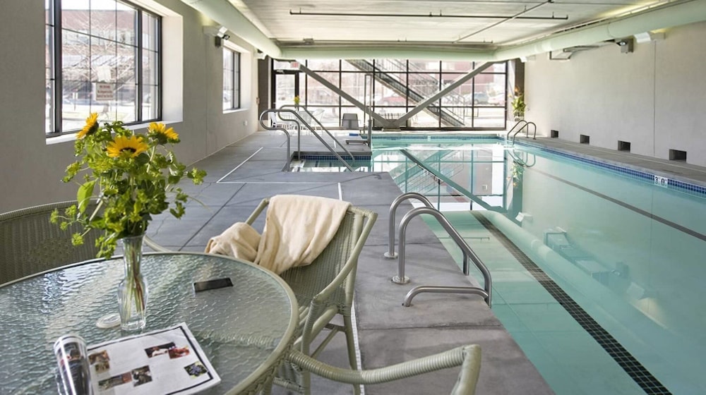 Grand Eastonian Suites Hotel 35/79