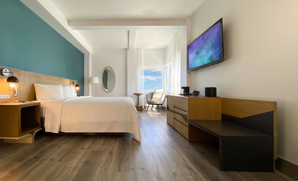 Marseilles Hotel 36/75