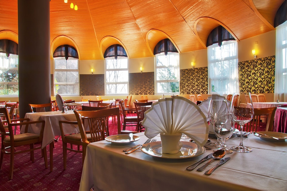 Hunguest Hotel Bal Resort 65/76