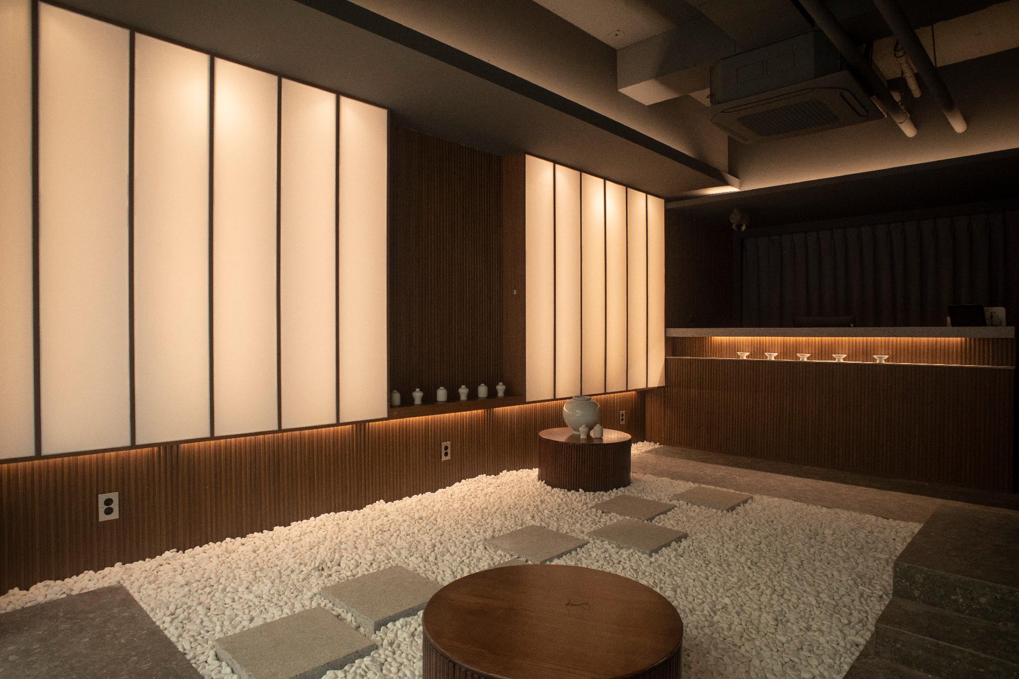 UH Suite The Myeongdong 33/52