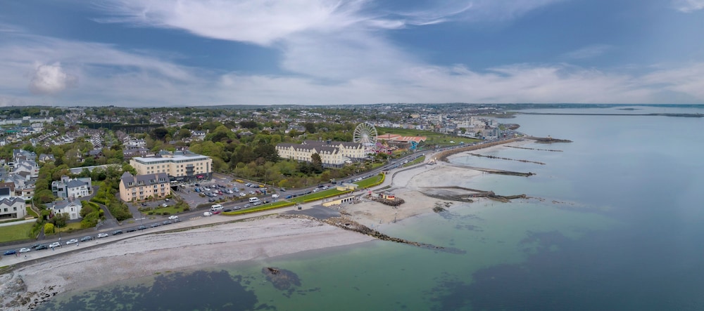 Salthill Hotel 58/61
