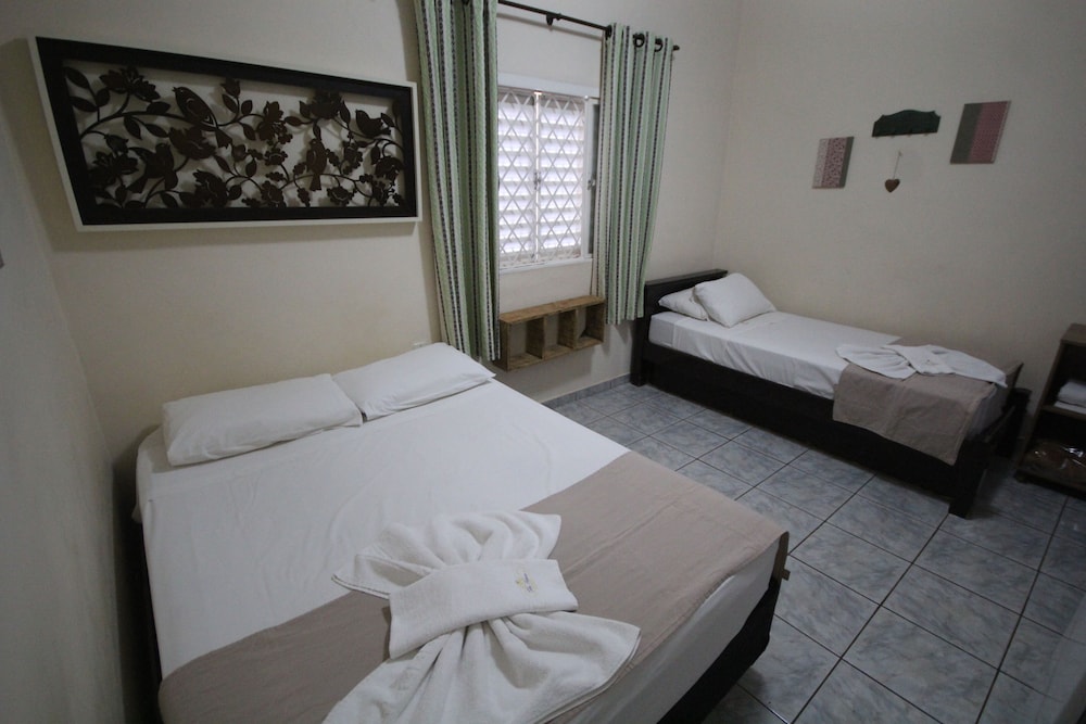 Standard, 1 Double and 1 Single Bed, Murphy Bed, Courtyard View