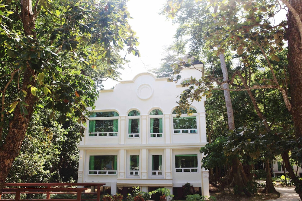 Matinloc Resort 3/68