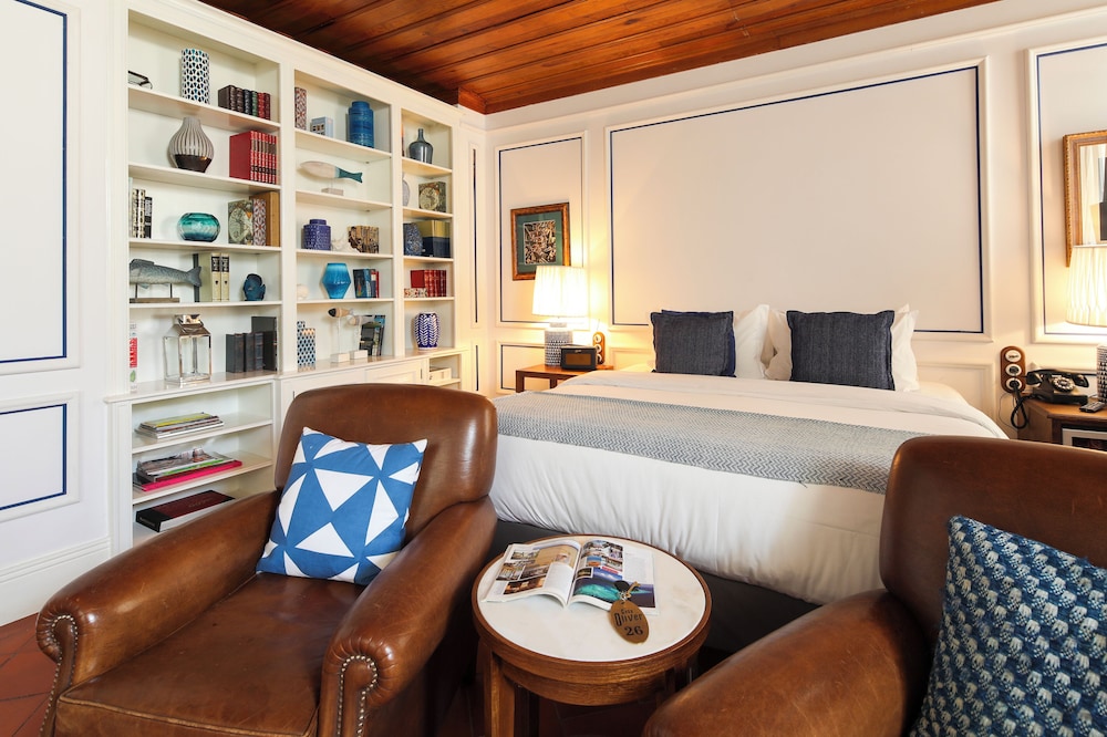 BASEMENT, SUITE