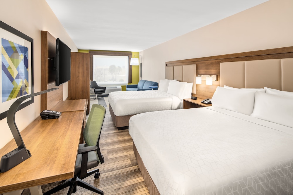 STANDARD, 2 DOUBLE BEDS