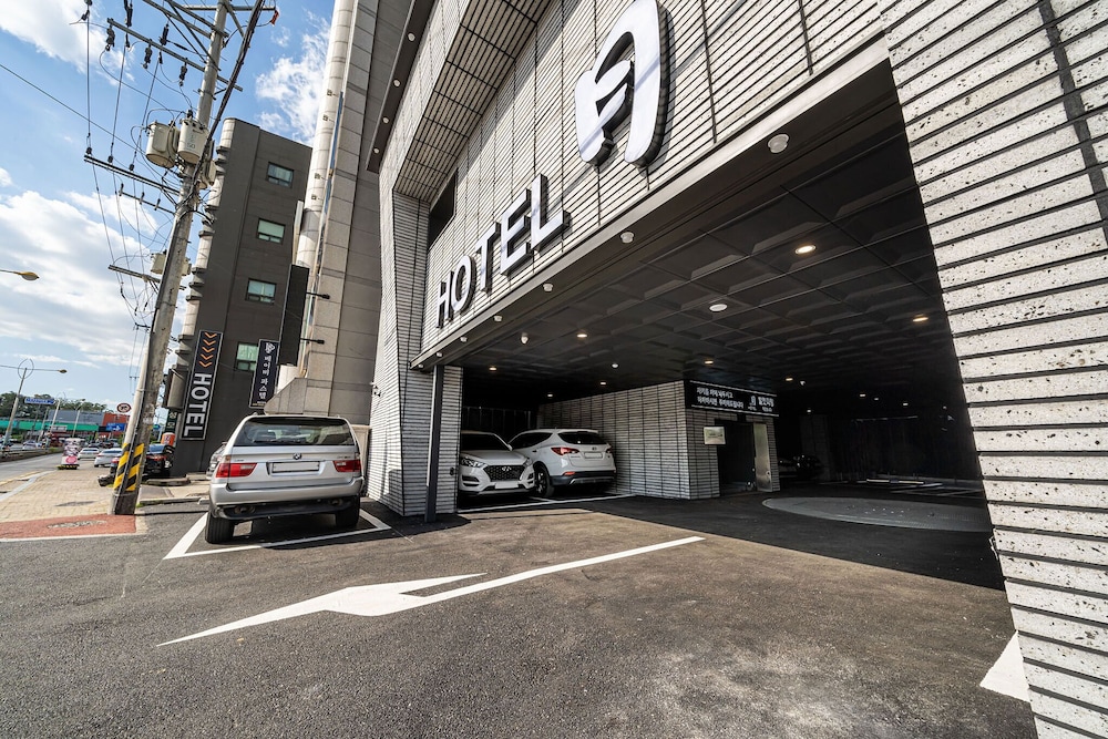 Stay Month Hotel 23/35