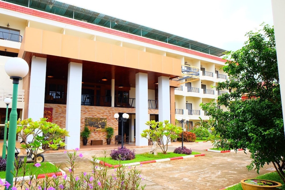 New Travel Beach Resort 6/68