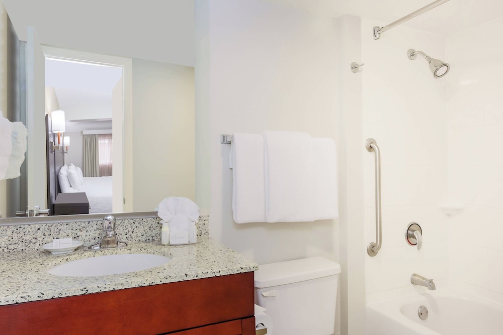 Residence Inn by Marriott Boca Raton 32/35