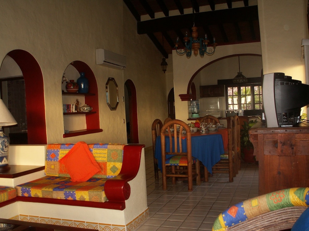 Lindo Mar Resort 36/50