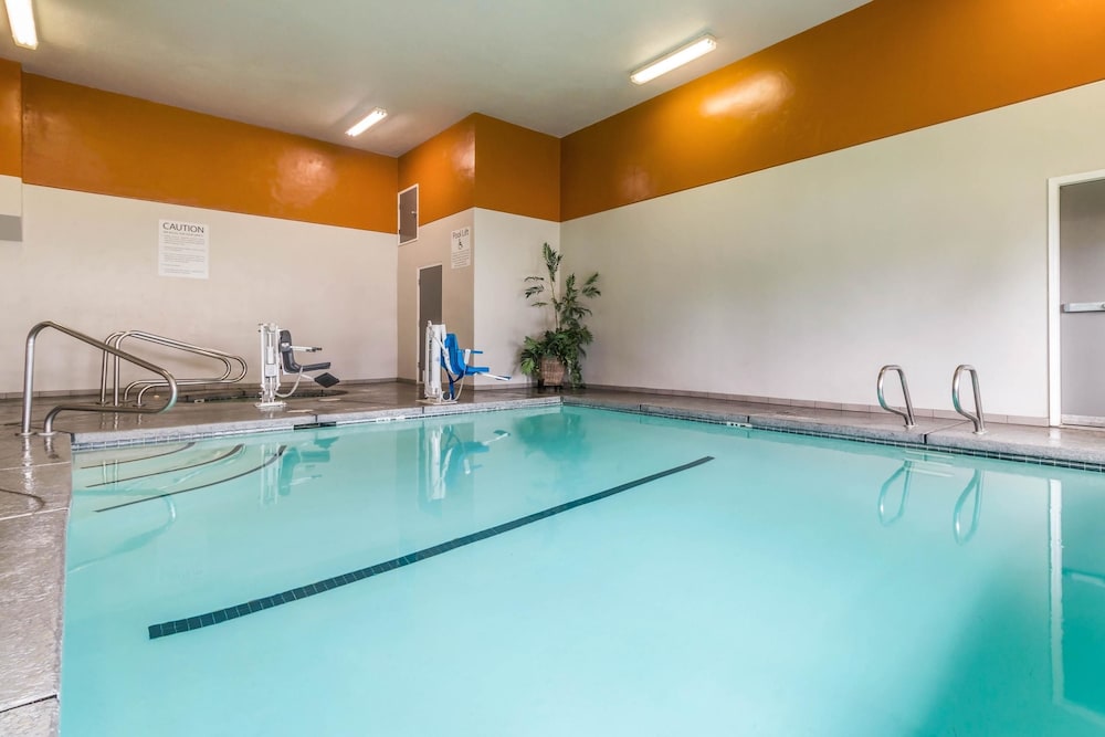 Comfort Inn Humboldt Bay 25/37