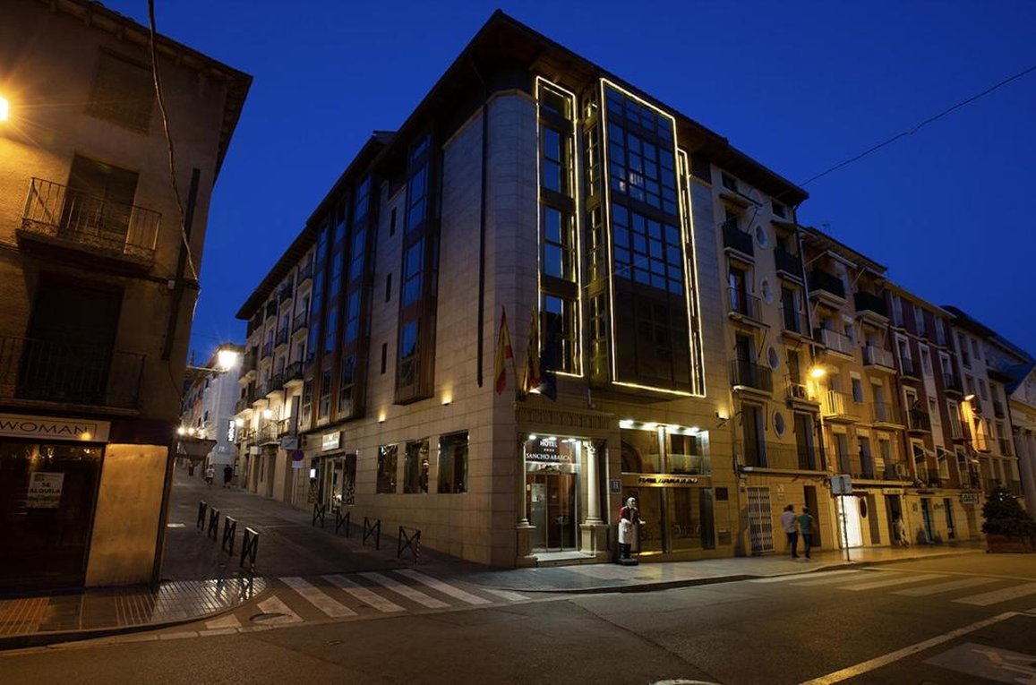 Hotel Sancho Abarca 37/44