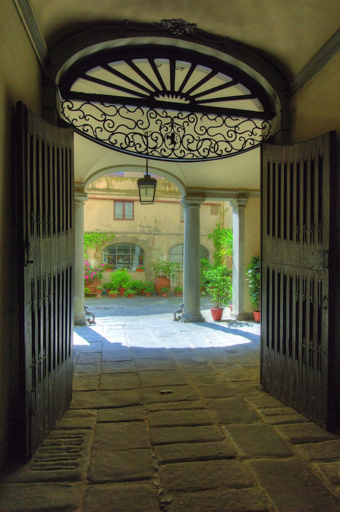 Palazzo Niccolini Al Duomo 65/72
