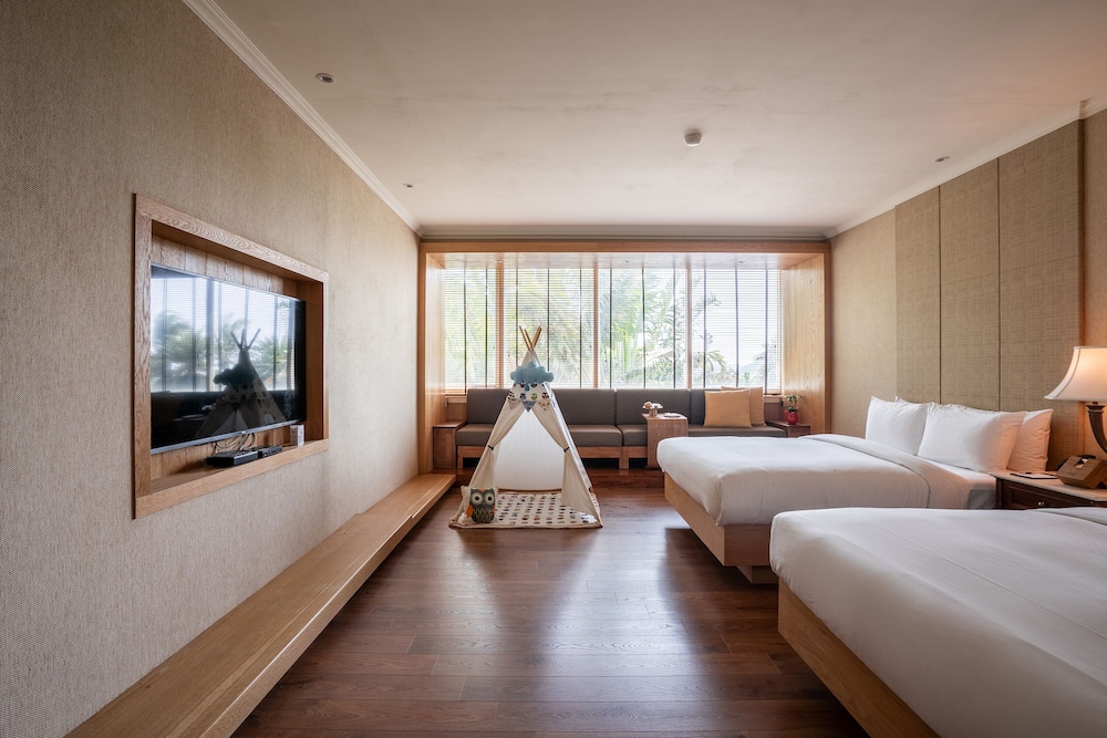Sizihwan Sunset Beach Resort 7/50