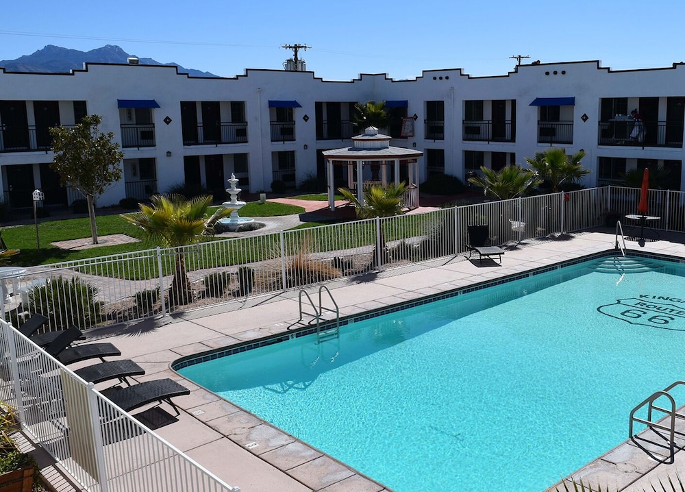 Ramada By Wyndham Kingman 4/52