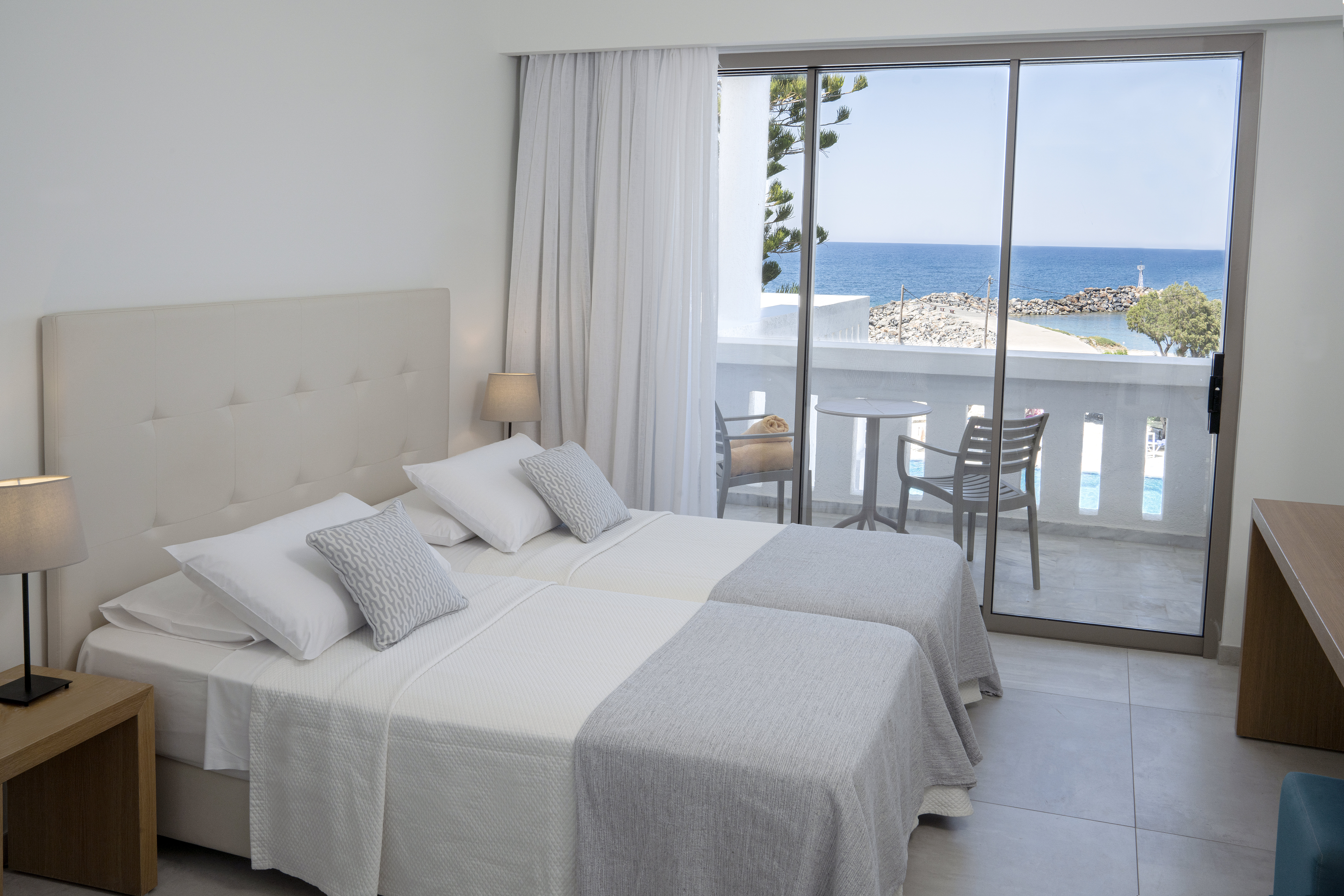 DOUBLE ROOM SUPERIOR SEAFRONT