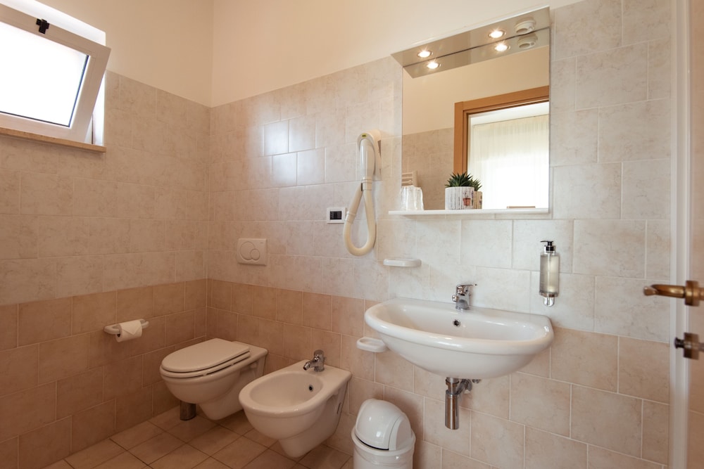 Hotel Adria 12/56