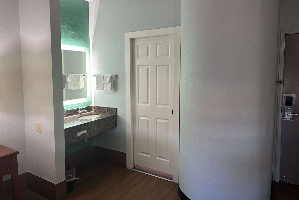 Wingate by Wyndham Macon West I-475 37/37