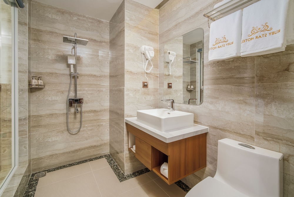 Ruby Star Hotel Da Nang 41/44