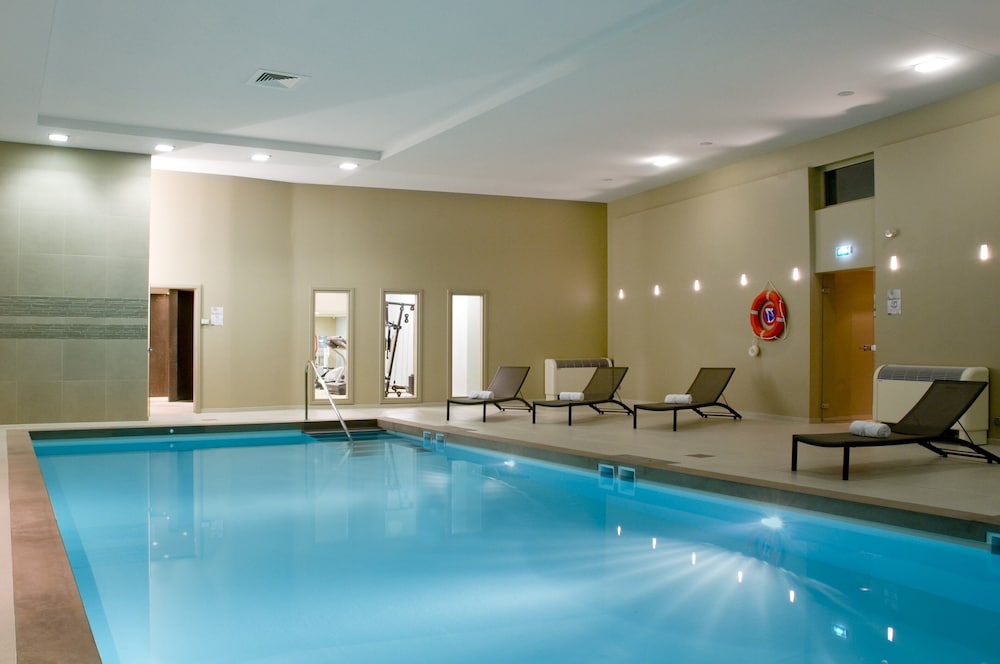 swimming pool spa