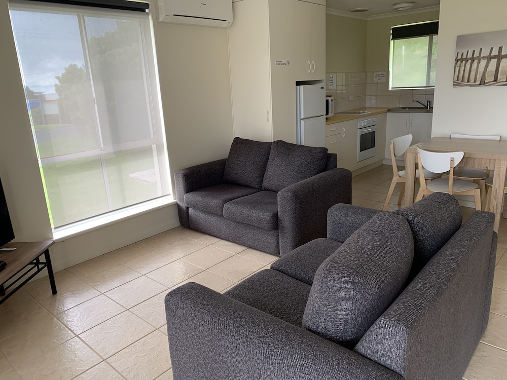 Robetown Motor Inn And Apartments 50/80