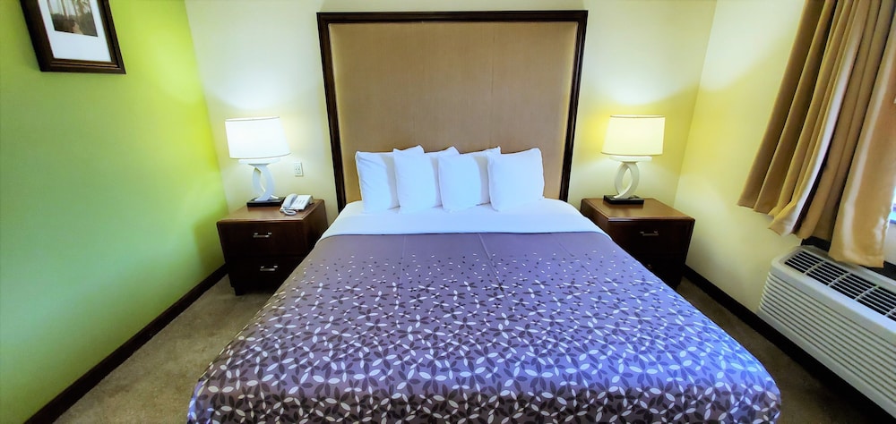 Travel Inn & Suites 21/50