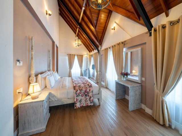 The Little England Cottages 7/10