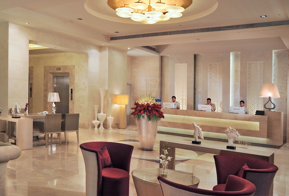 Radisson Hyderabad Hitec City 33/66