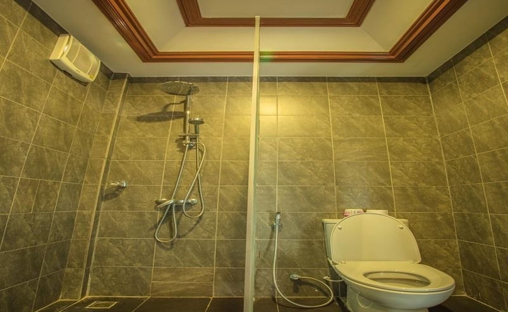 Phuket Airport Villa 80/80