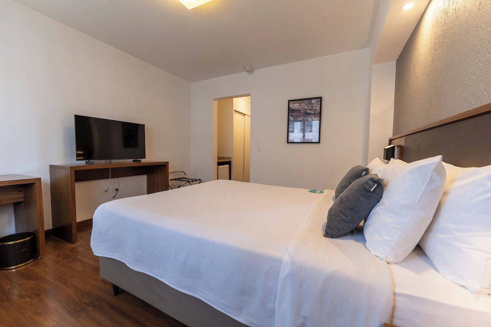 Hotel Deville Curitiba Batel (ex Hotel Deville Business Curitiba) 15/45