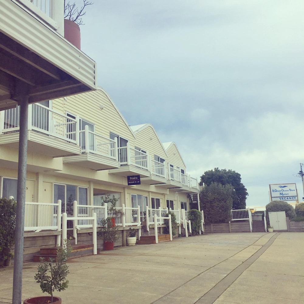 A Great Ocean View Motel 4/27