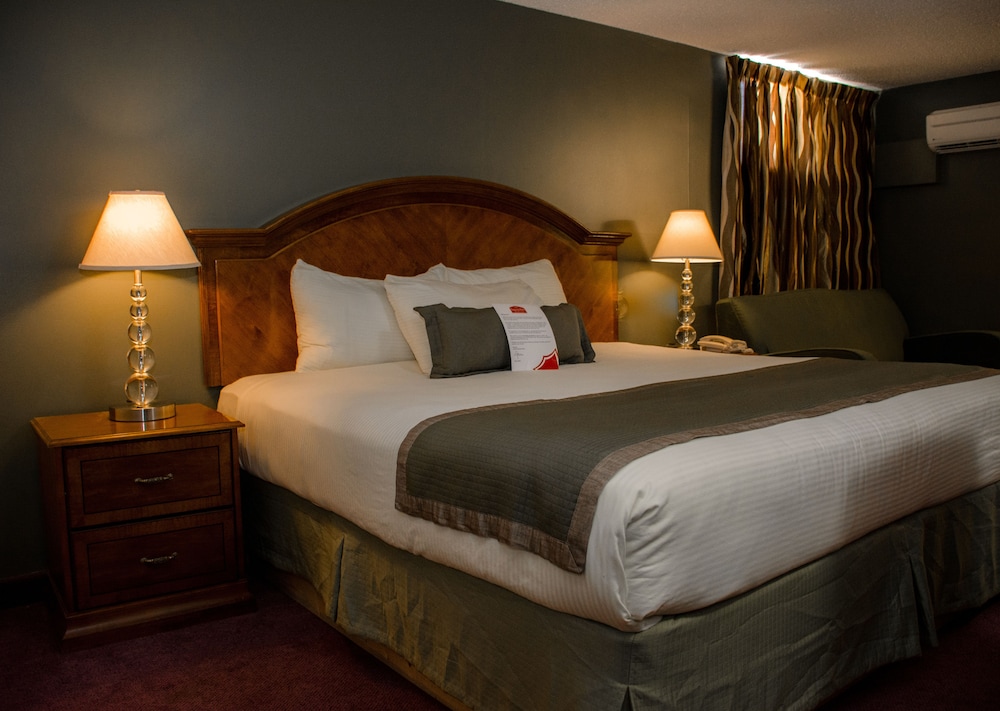 Ramada by Wyndham Medicine Hat 42/75