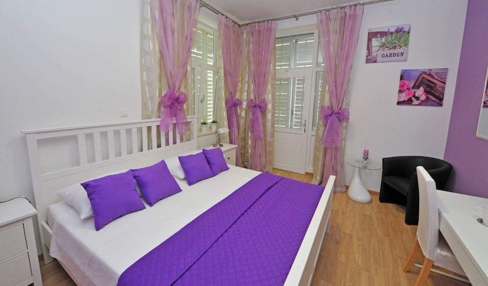 Nirvana Luxury Rooms 42/82